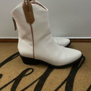 Journee Collection Novva bootie Women’s boots